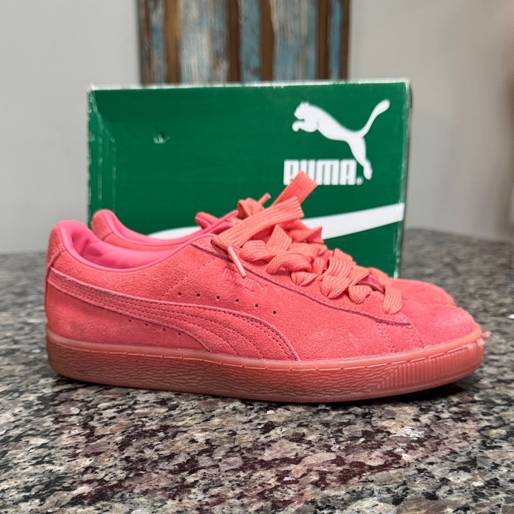 Puma pink Suede Sneakers 7C